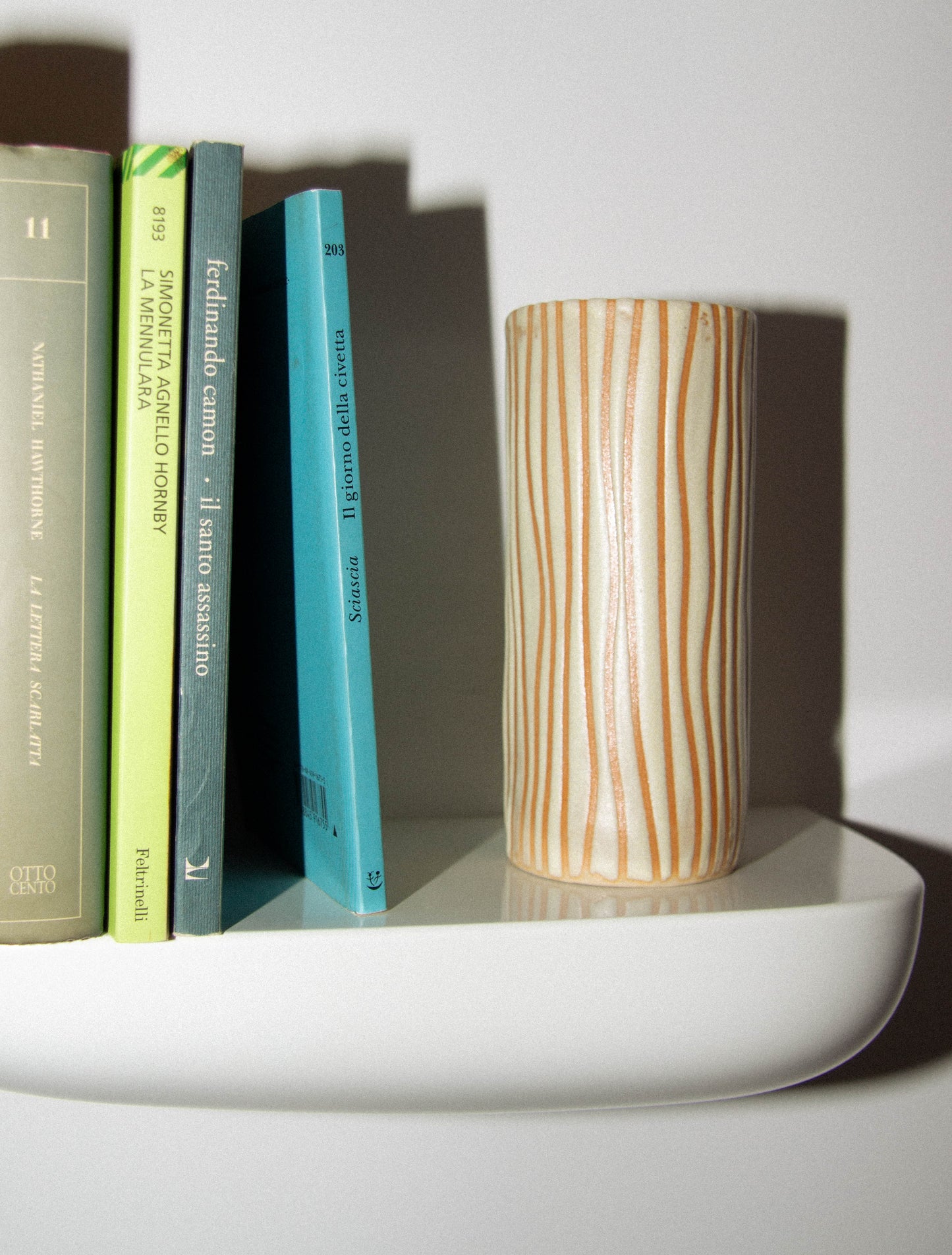 Vase Pop Lines 02